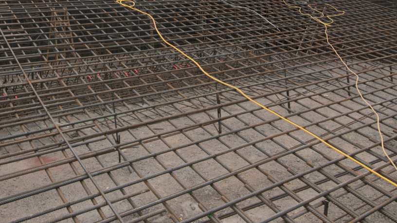 Entenda com Valderci Malagosini Machado as práticas essenciais para evitar falhas em painéis treliçados e garantir desempenho estrutural seguro